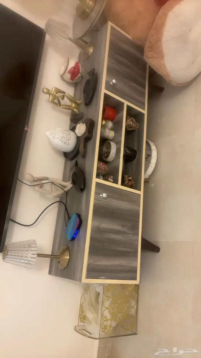 اثاث منزلي كنب وطاوله 2
