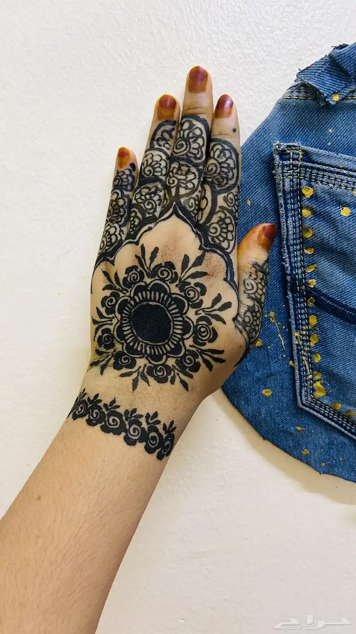 Henna available 0
