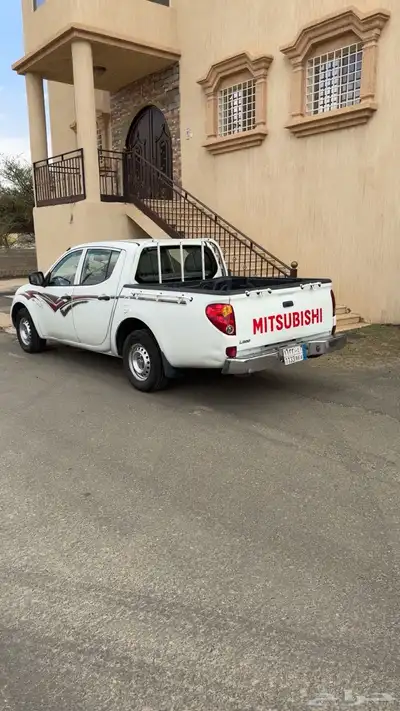 مستبيشي بنزين 200L 2011 2