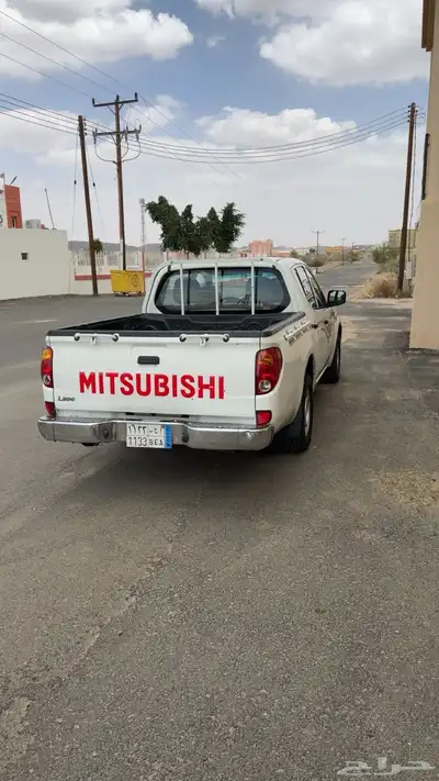 مستبيشي بنزين 200L 2011 3