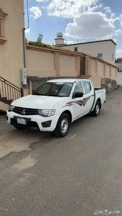 مستبيشي بنزين 200L 2011 0