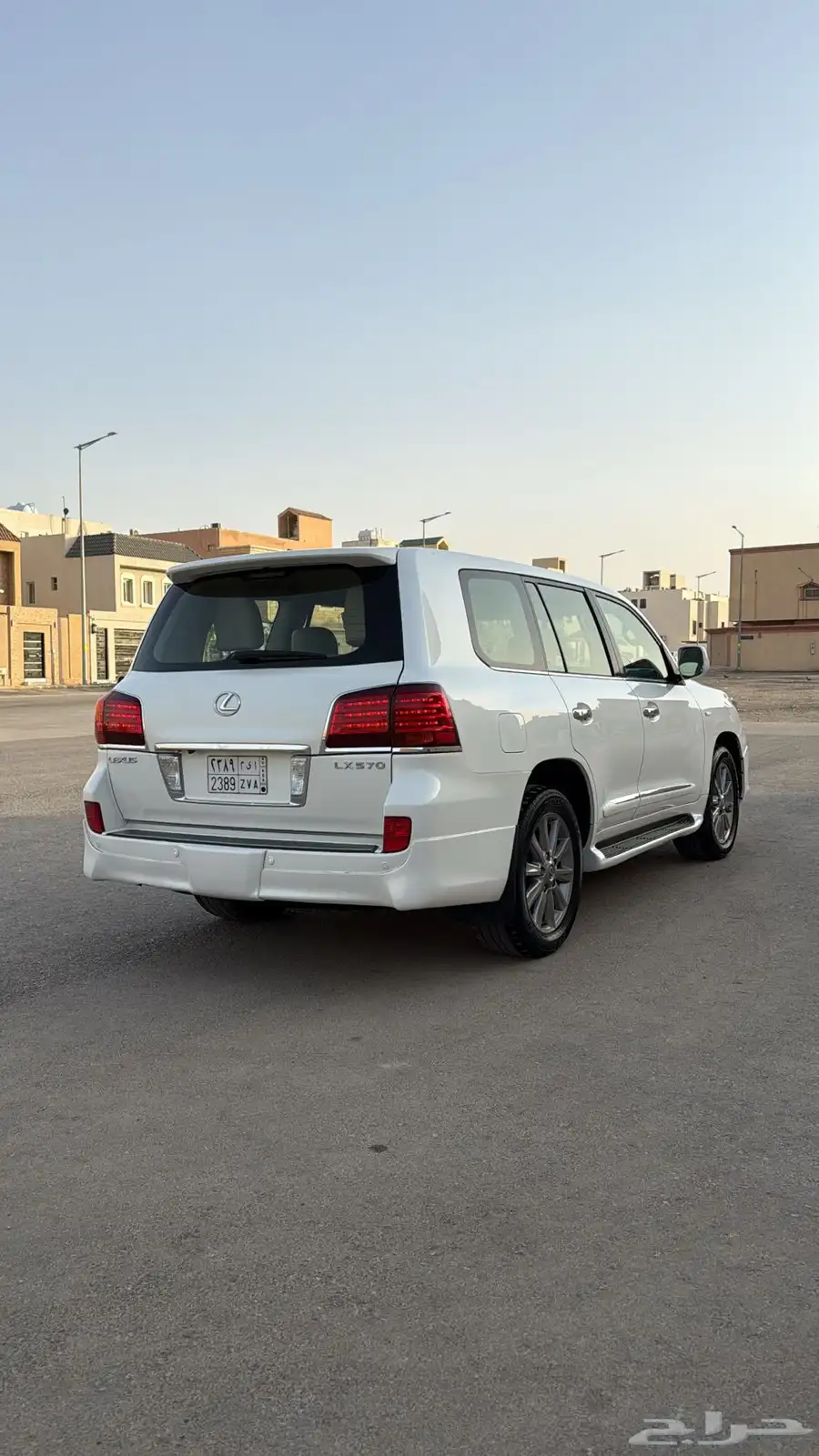 لكزس -2010-LX570-فلDD 3