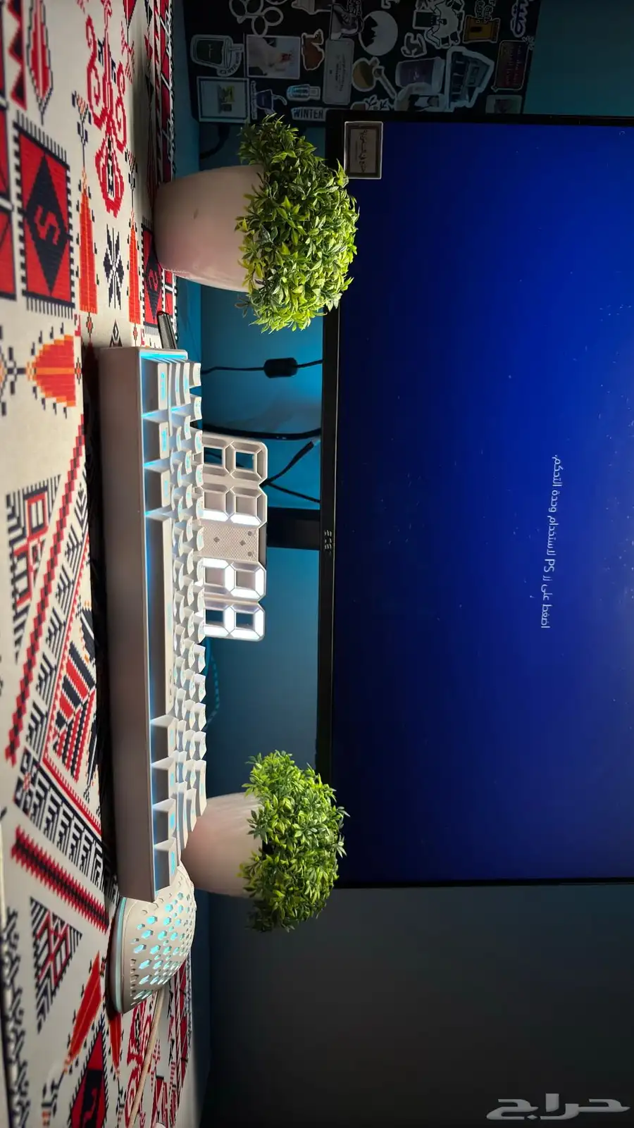 سوني فور مع شاشه 2