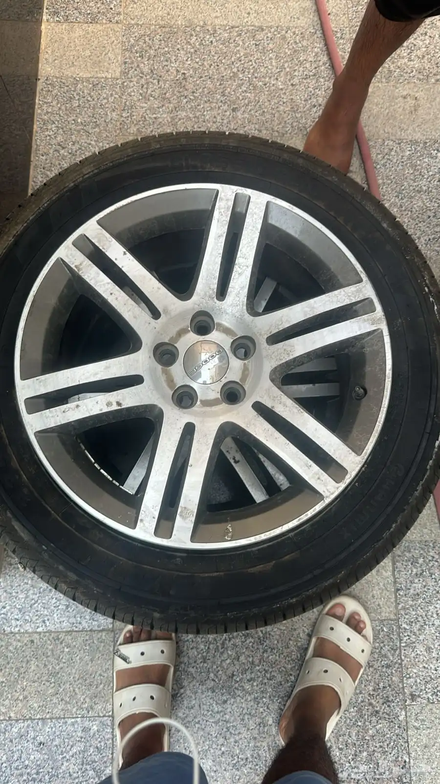 طقم جنوط دوج مع كفراتها اصليه ومافيها لحام وجنط كلزلر 11