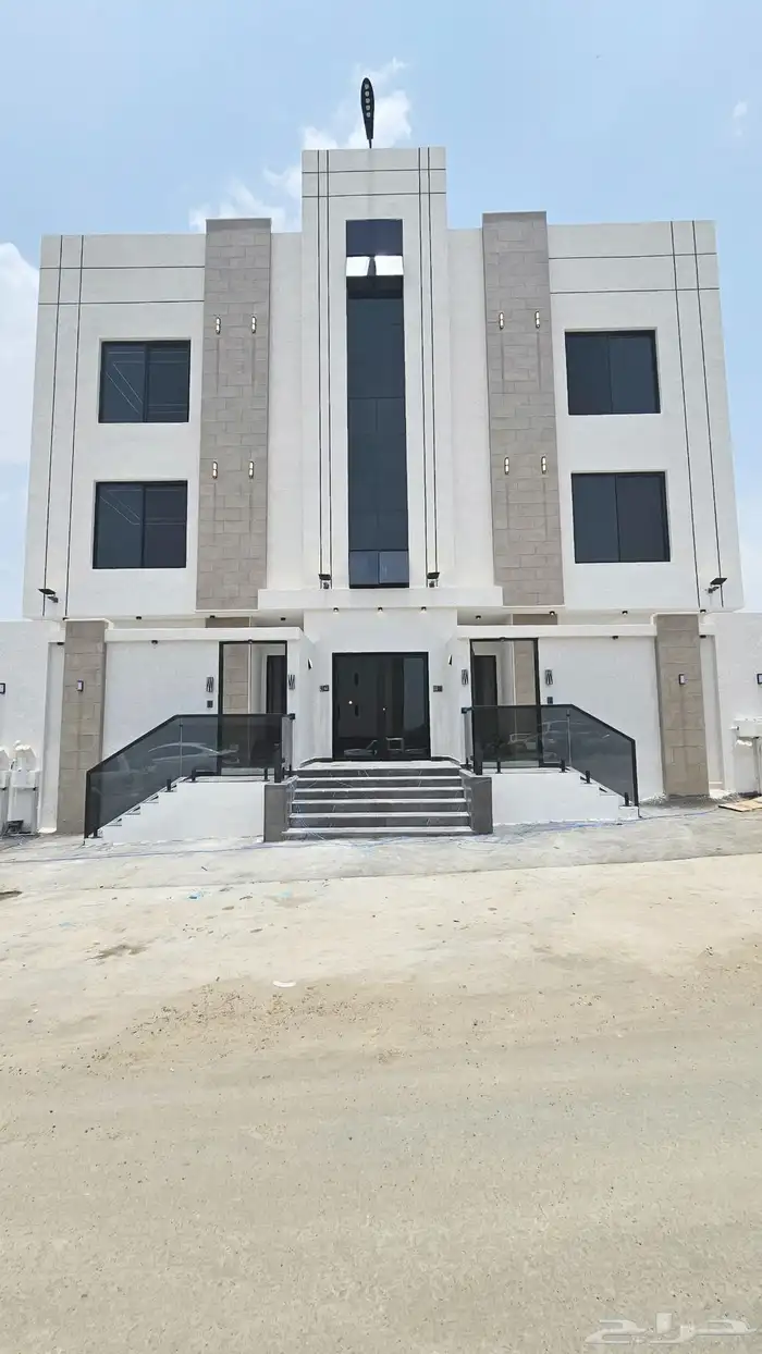 ادوار وشقق للبيع حي البديع ابها 0