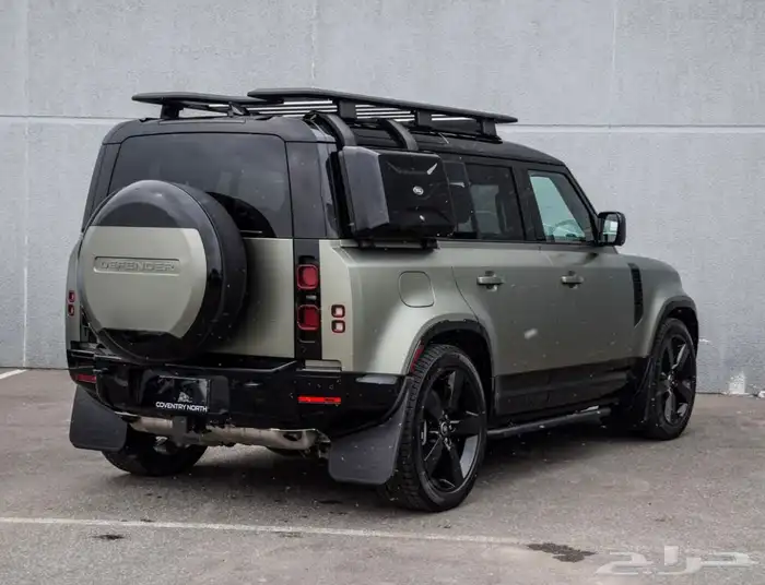 ديفندر موديل 2024 X بلون Satin Green وداخلية باللون تان 5