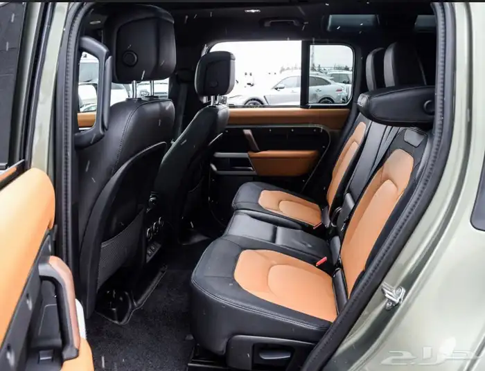 ديفندر موديل 2024 X بلون Satin Green وداخلية باللون تان 8