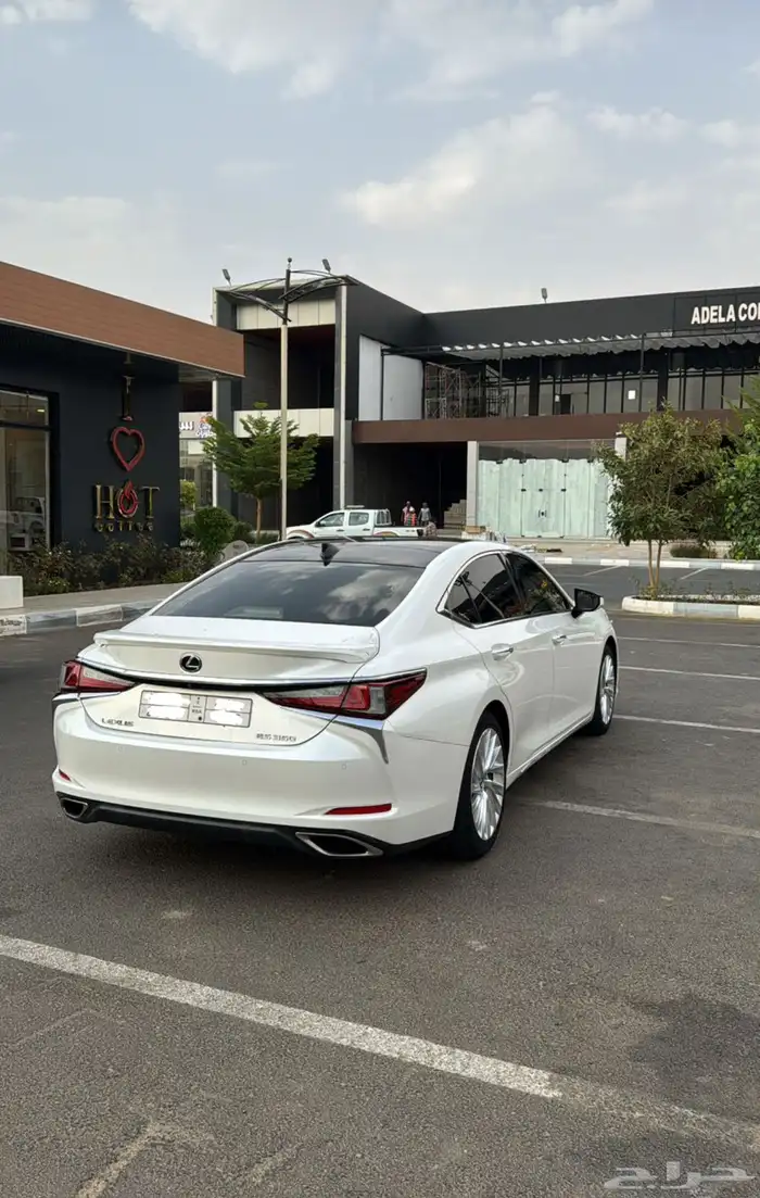 للبيع لكزس 2019 ES ( تم البيع ) 3