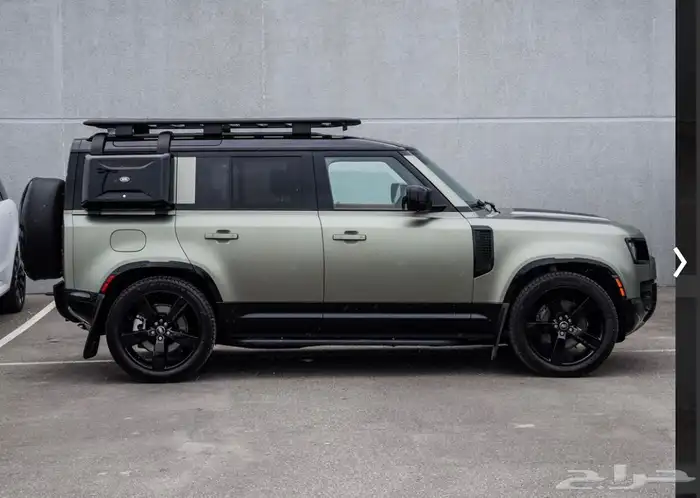 ديفندر موديل 2024 X بلون Satin Green وداخلية باللون تان 2