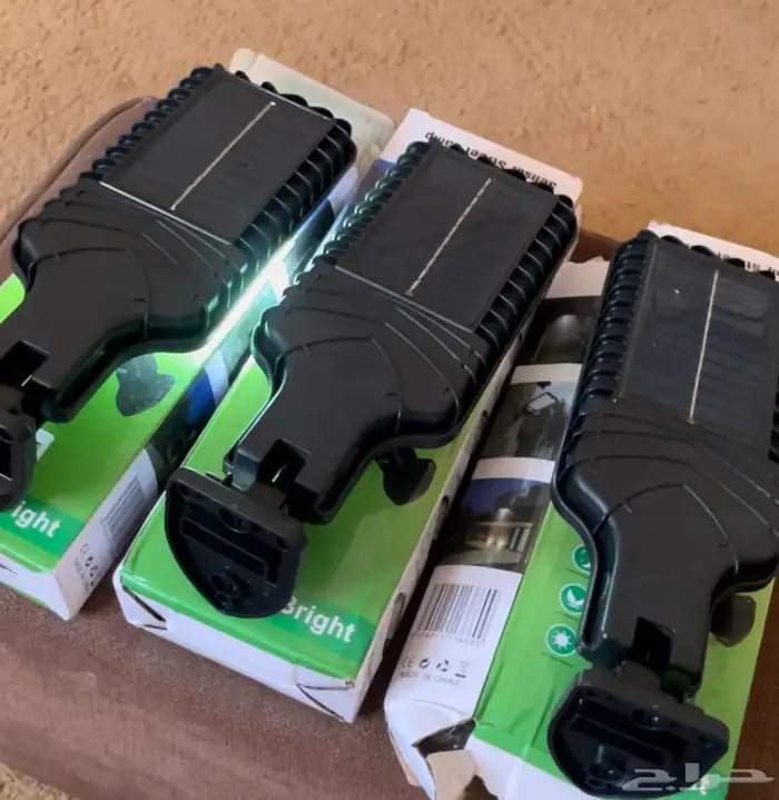 إنارات تعمل بالطاقة الشمسية 0