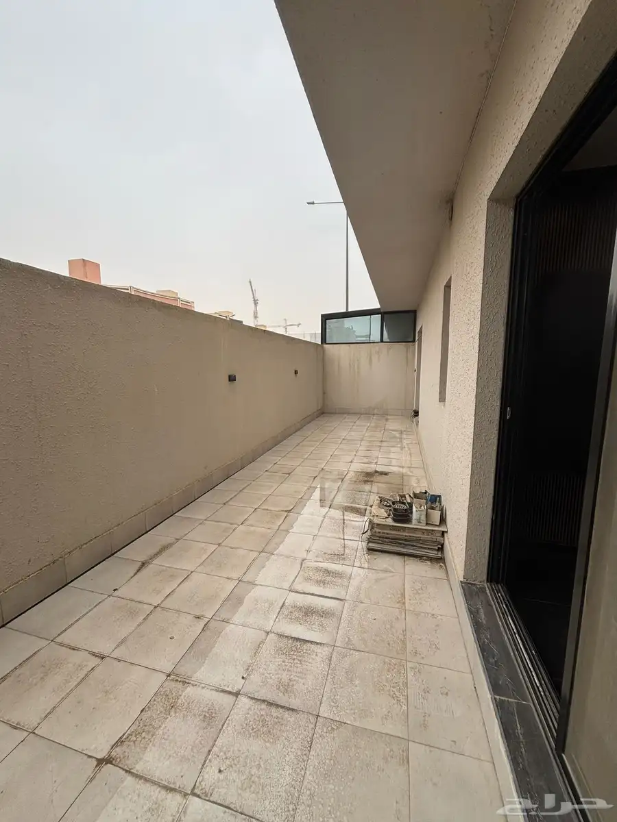 فرصة .. شقة للإيجار بحي الملقا 6