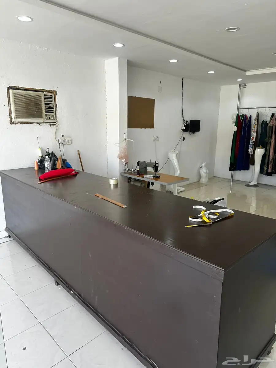 مشغل خياطه للتقبيل بجميع ملحقاته في مدركه 2