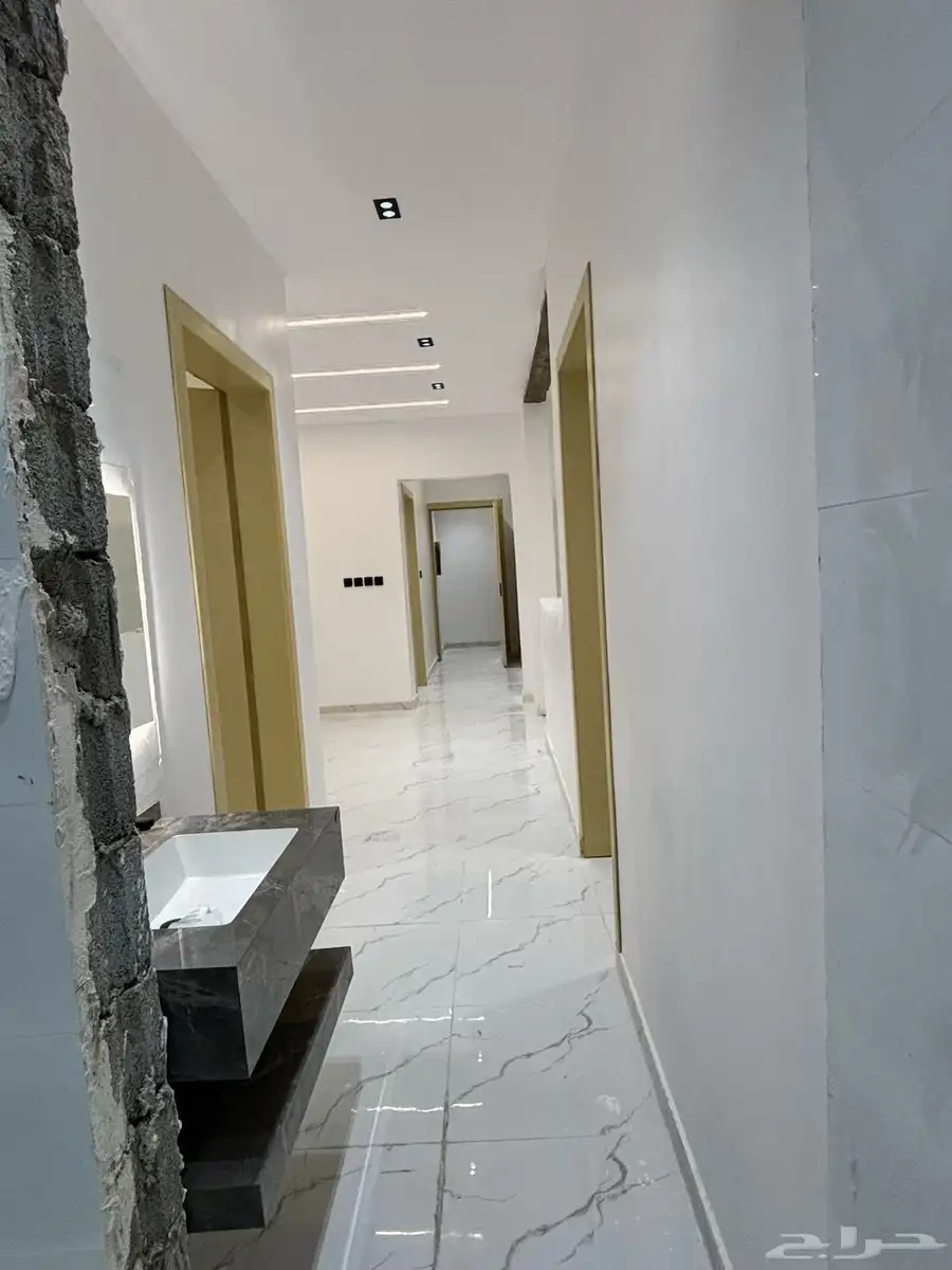 للايجار بحي السعاده 8