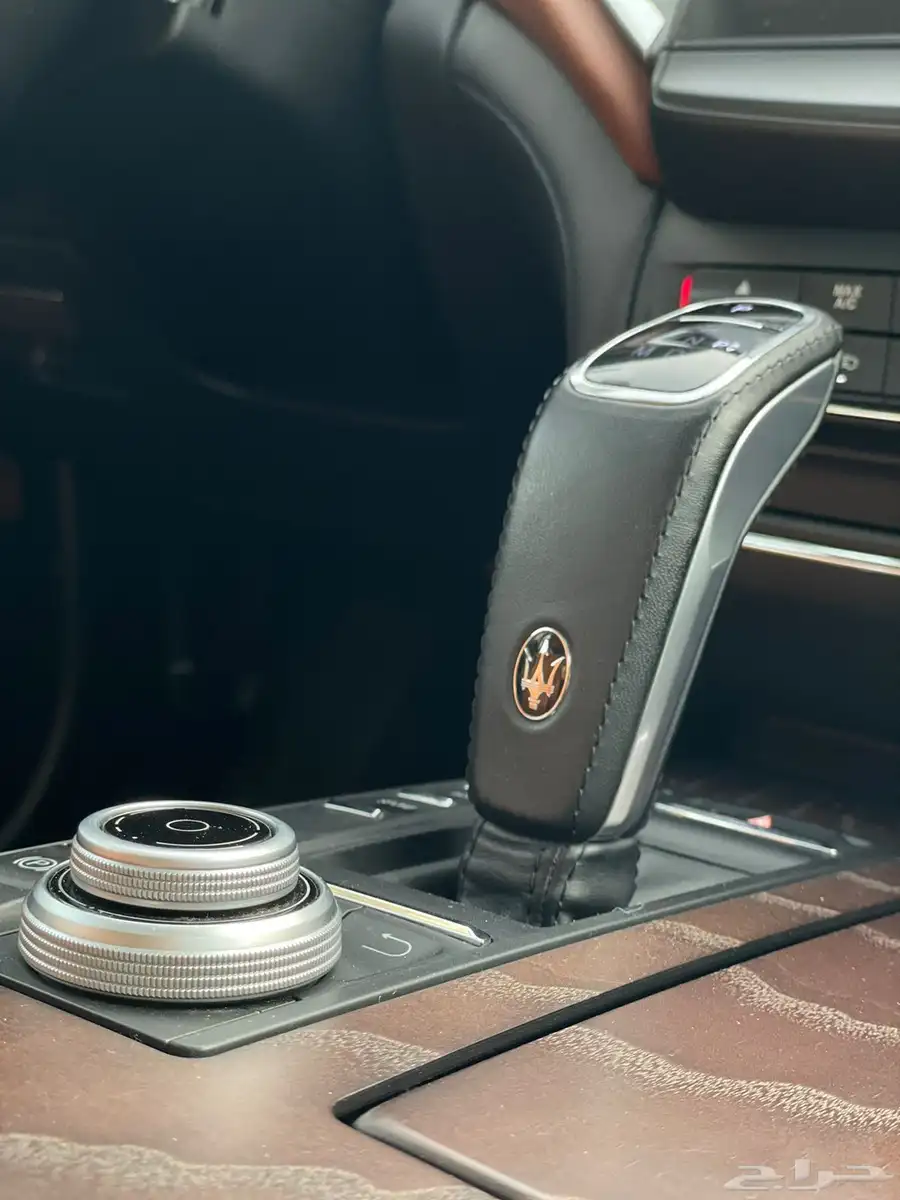 مازيراتي 2020 Maserati Ghibli باقي ع ضمان الشركة مخزنة 12