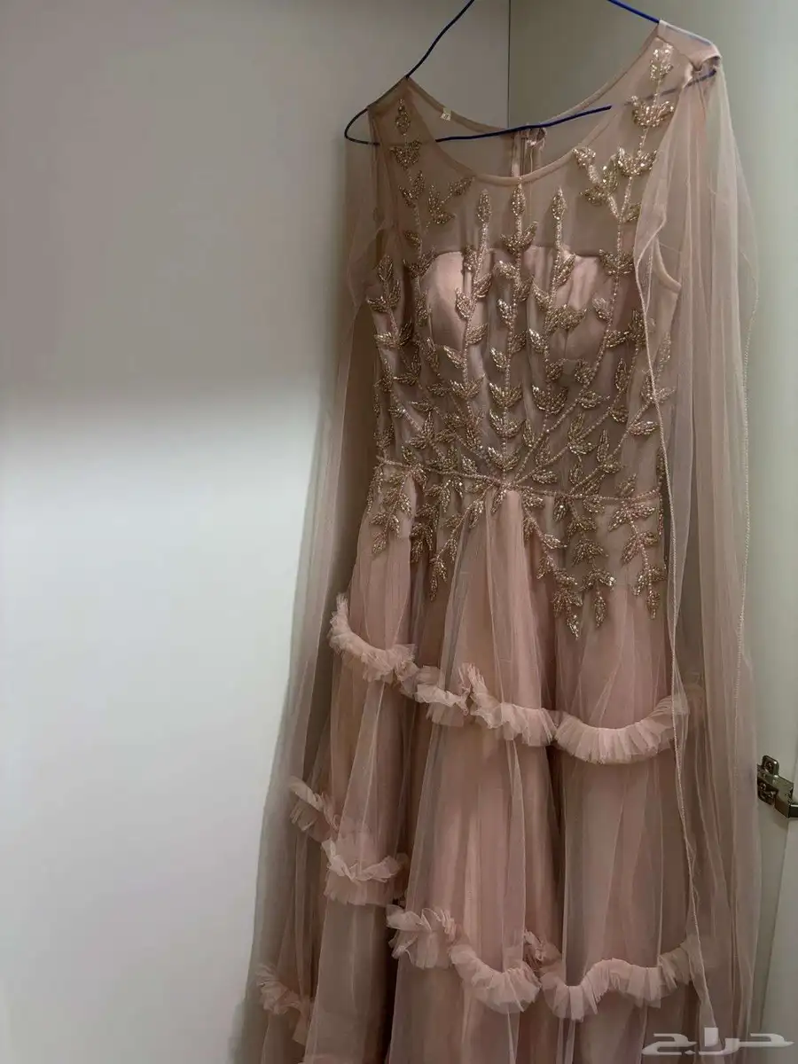 لبس اربع ساعات حلوو بس التصوري ضالمه والصوره الثانيه Ai 1