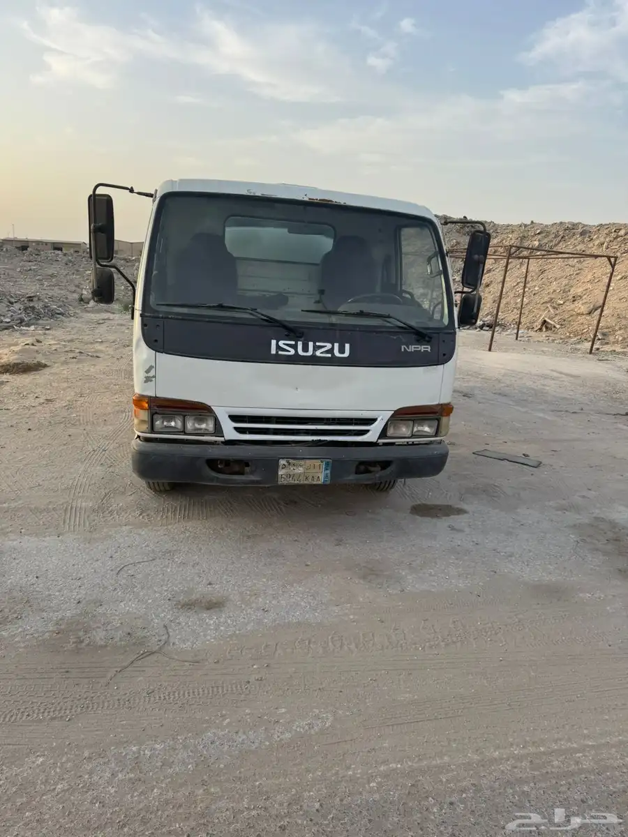 للبيع دينة ايسوزو مديل 2001 0