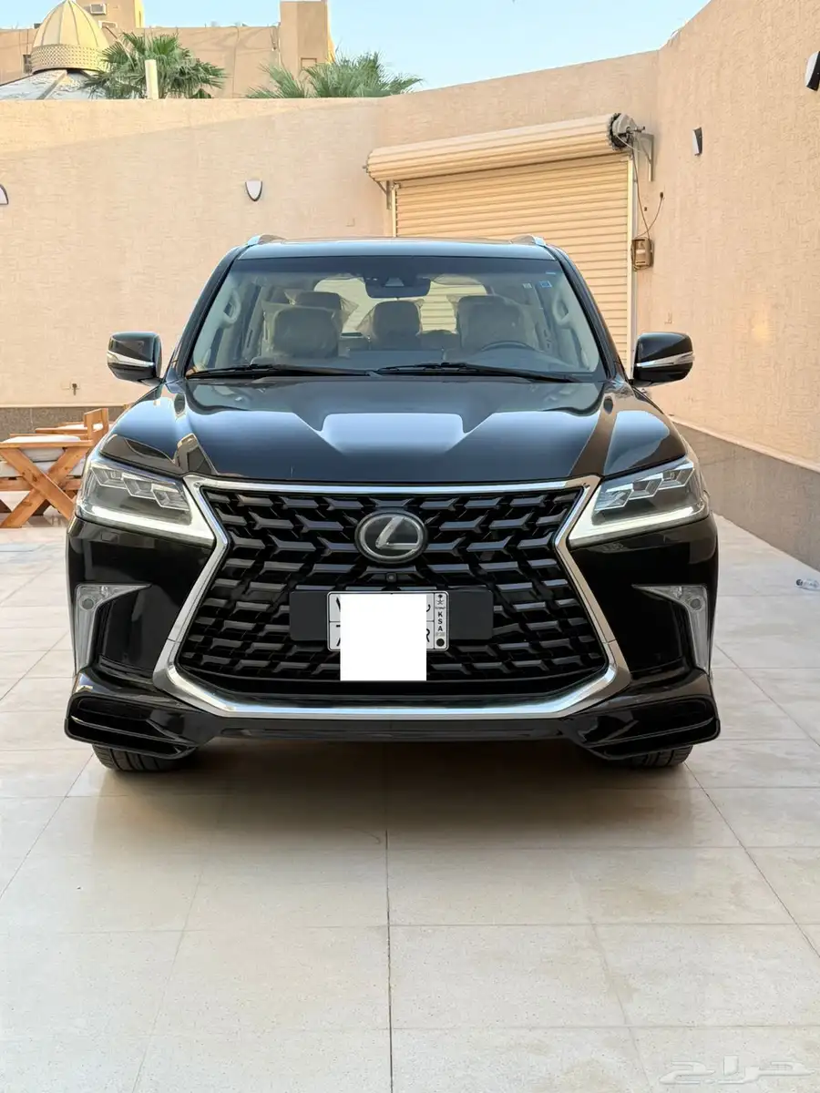 جيب لكزس LX 2021 سعودي فل كامل اسود 0