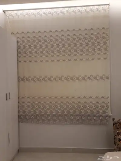 طاوله صاله وستارة 0