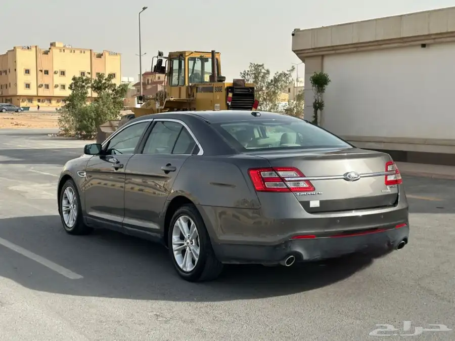 السلام عليكم للبيع فورد توروس SEL 2015 4