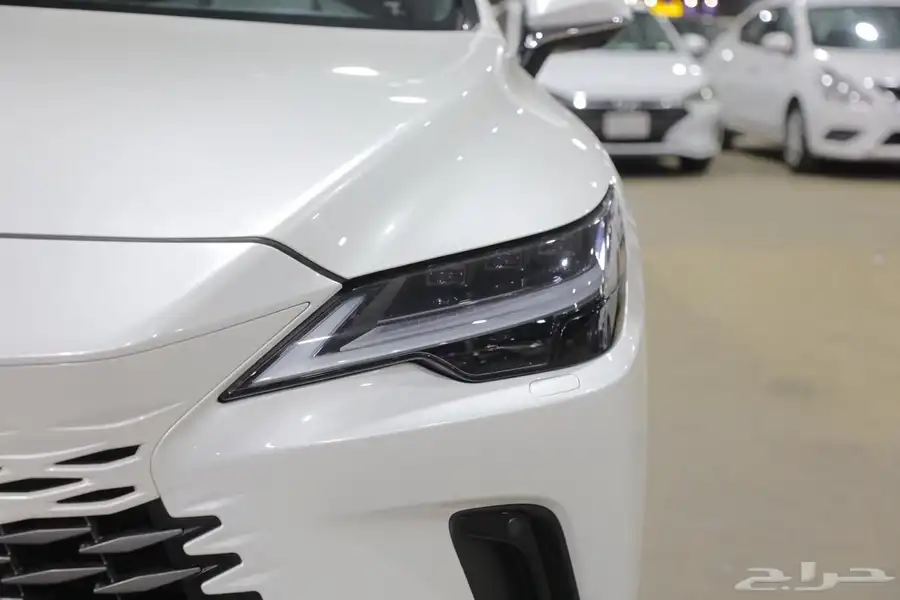 لكزس ار اكس فل هايبرد موديل 2023 4