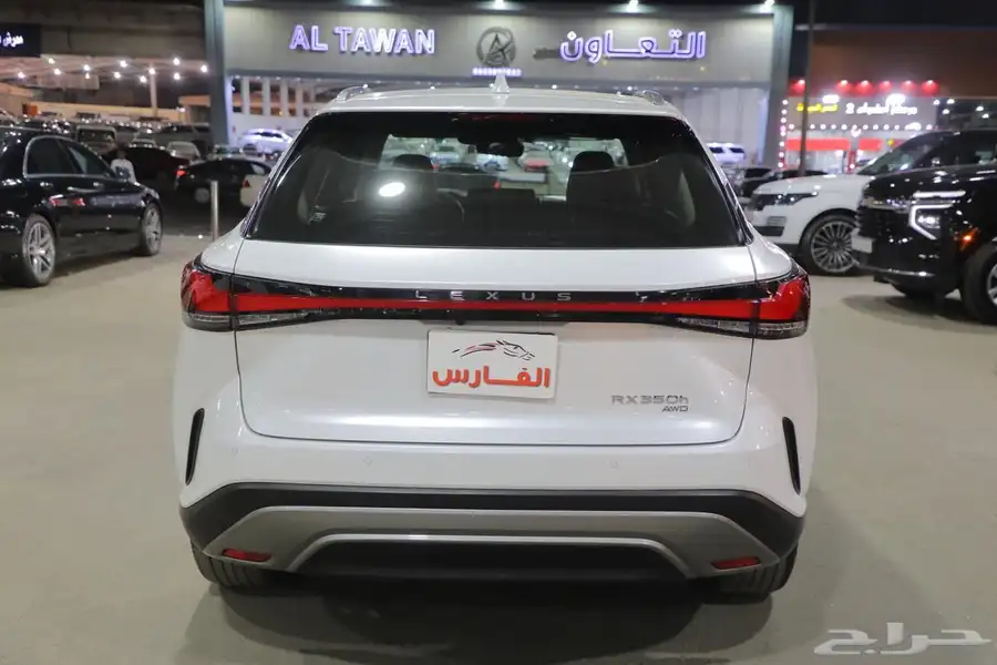 لكزس ار اكس فل هايبرد موديل 2023 8