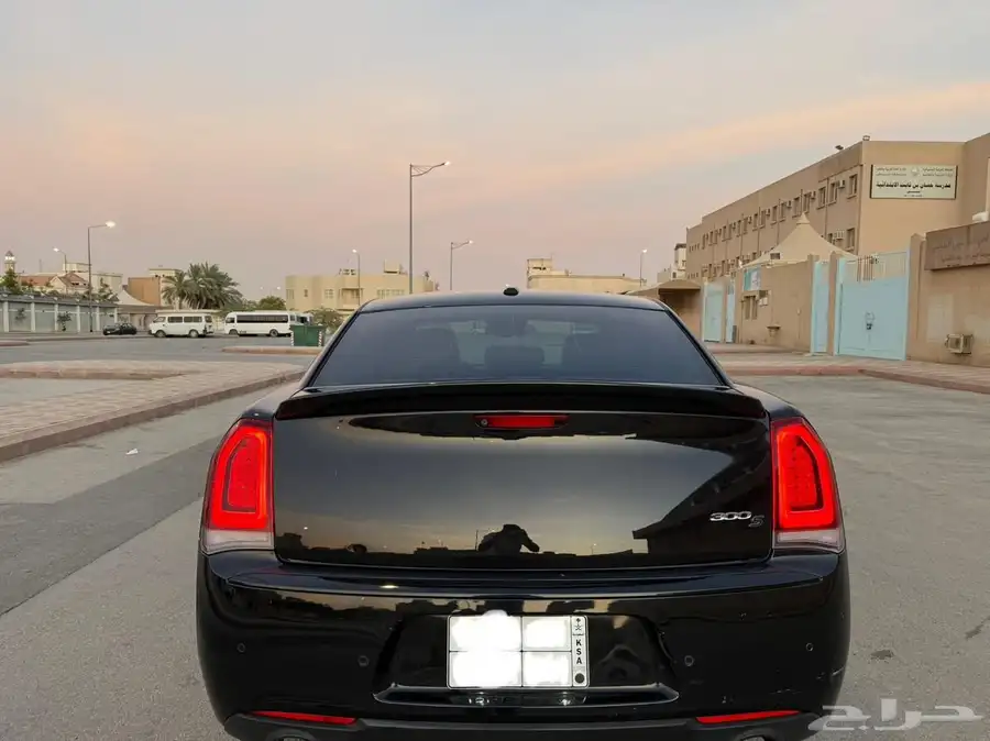 كرايسلر s300 2015 V8 9