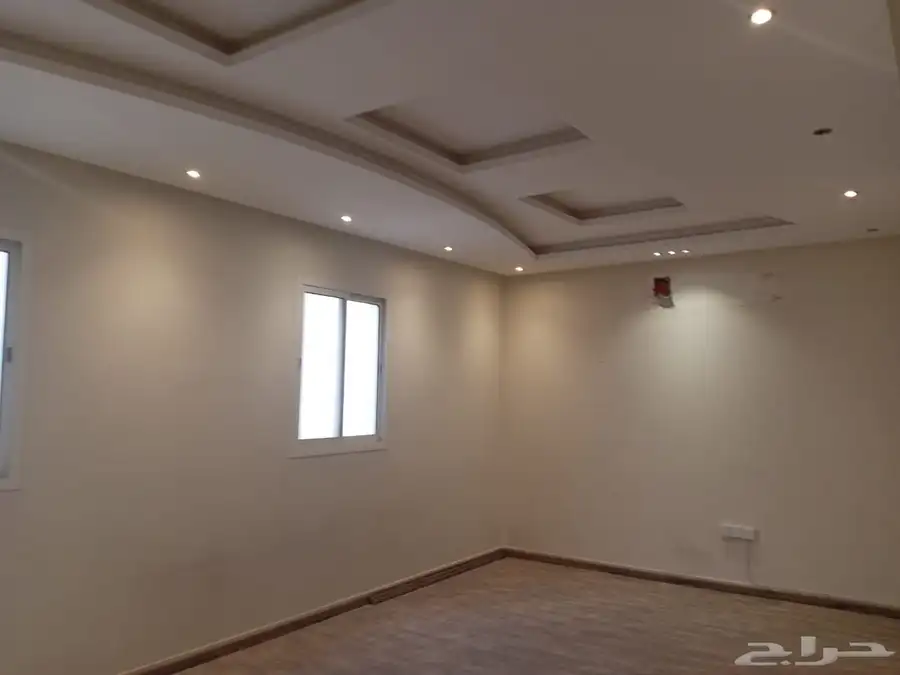 فيلا درج داخلي فقط 200 متر الموتسيه شارع 20 7