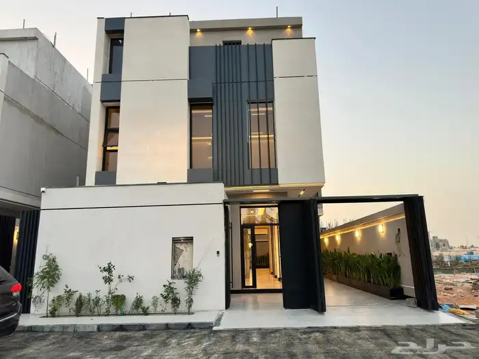 للبيع فيلا بمواصفات راقية في حي الرمال 1