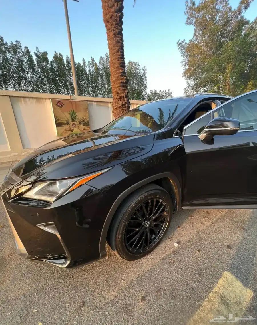 lexus Rx 350 2019 - للبيع لكزس بحالة ممتازة 4