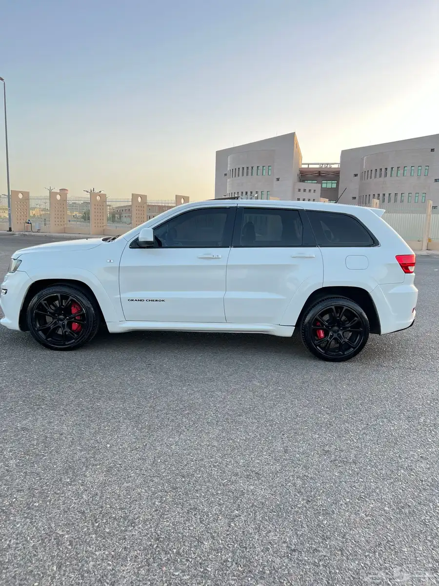 جيب شيروكي SRT 2013 1