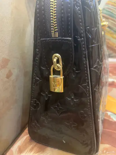 شنطة Louis Vuitton اصلية مع كرت الوكاله غير مستعمله 5