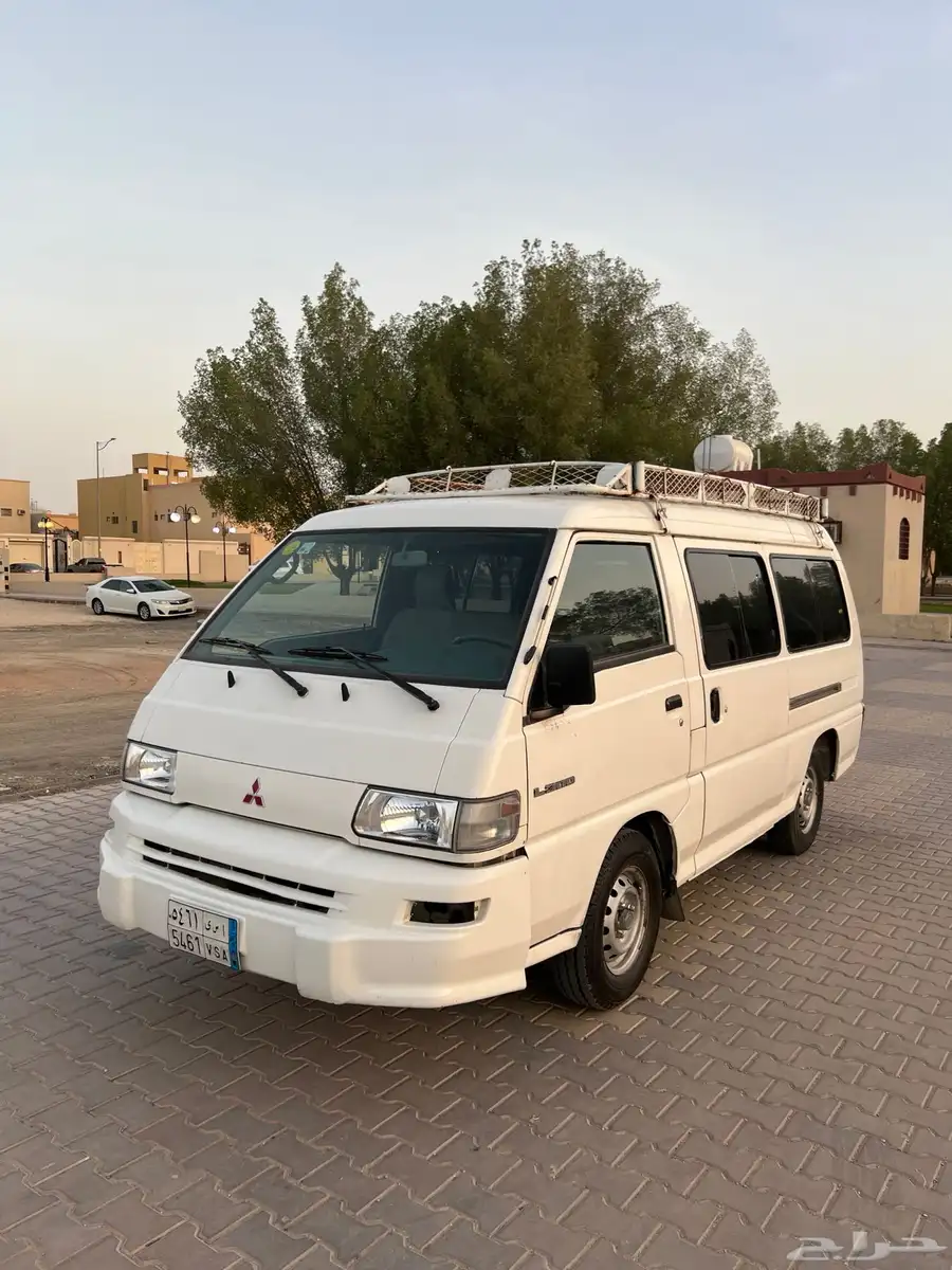 فآن ميتسوبيشي 2004 نظيف 0