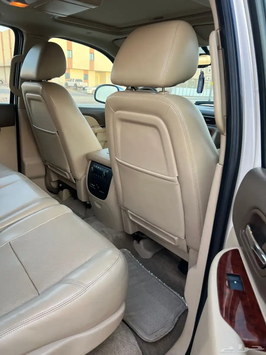للبيع تاهو LTZ فل كامل دبل 2013 سعودي وكاله فتحه لؤلؤي 40