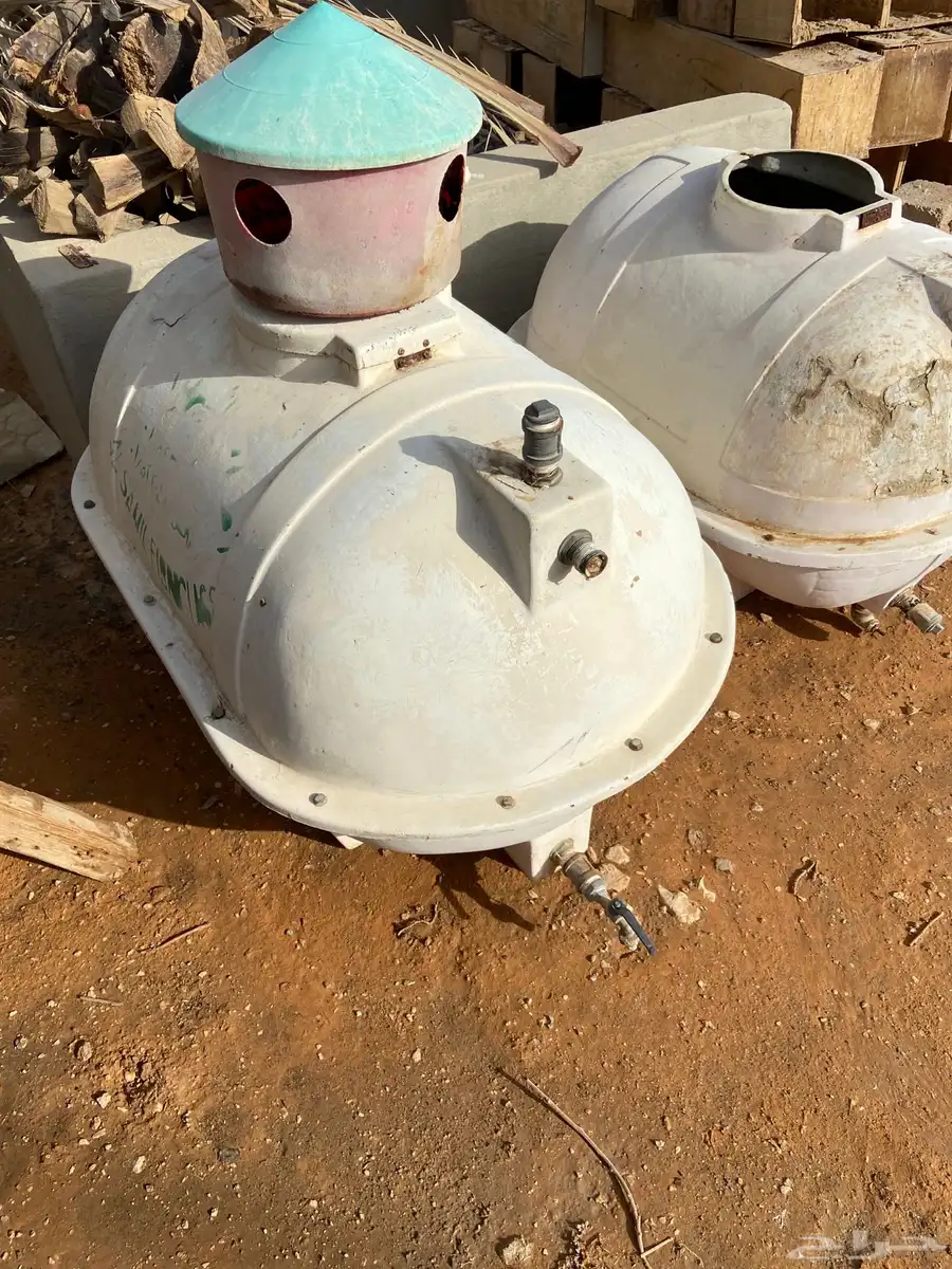 جراكل مع عوامات ماء مع عياشات اكل للطيور 11
