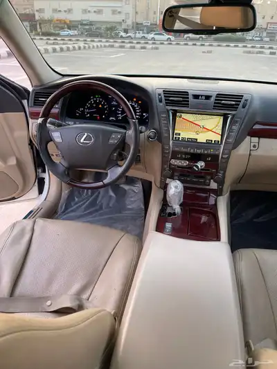 لكزس LS460 28