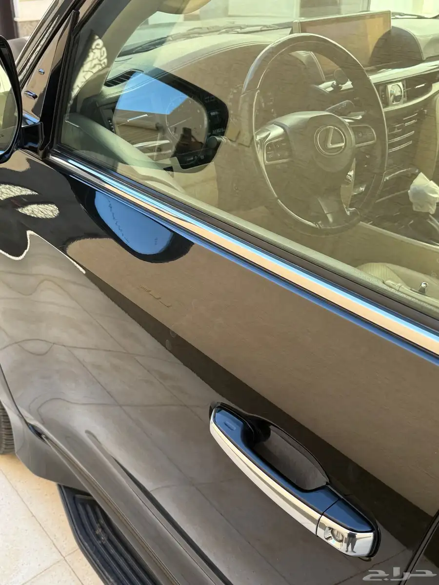 جيب لكزس LX 2021 سعودي فل كامل اسود 32