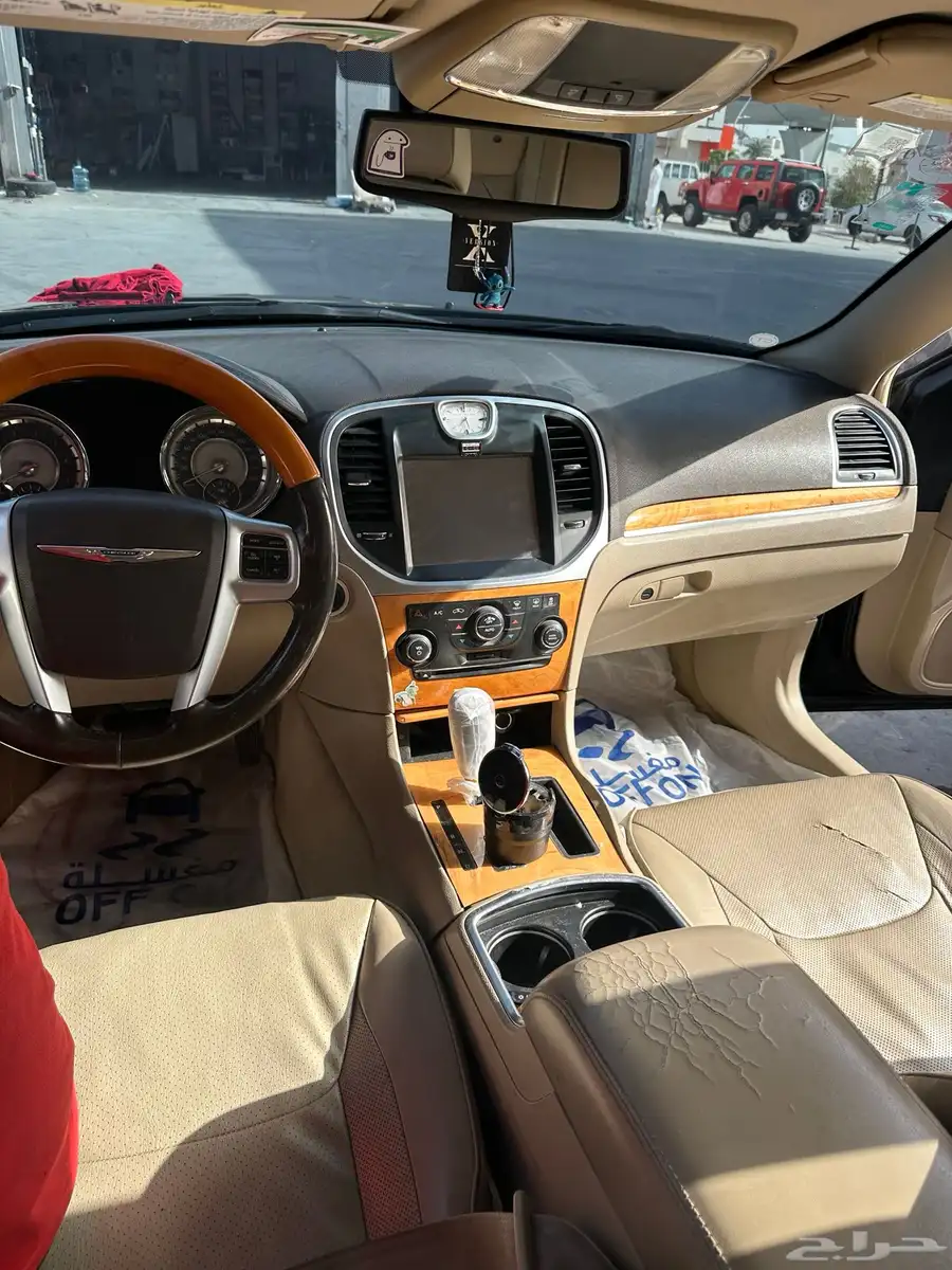 كرايزلر C300 10