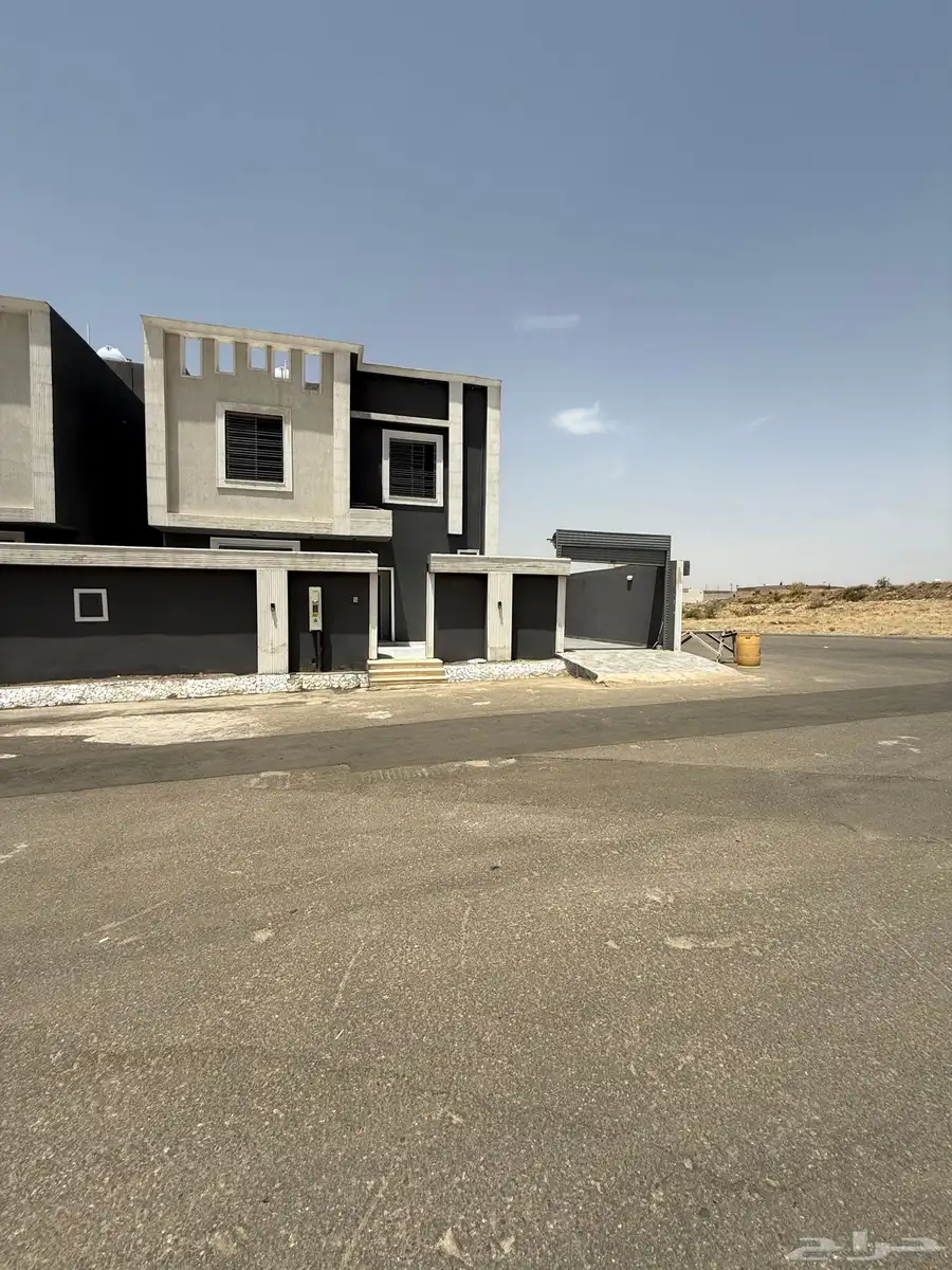 للبيع فيلا دورين وسطح علي برحه مسجد زاريه شمال خميس مشيط 3