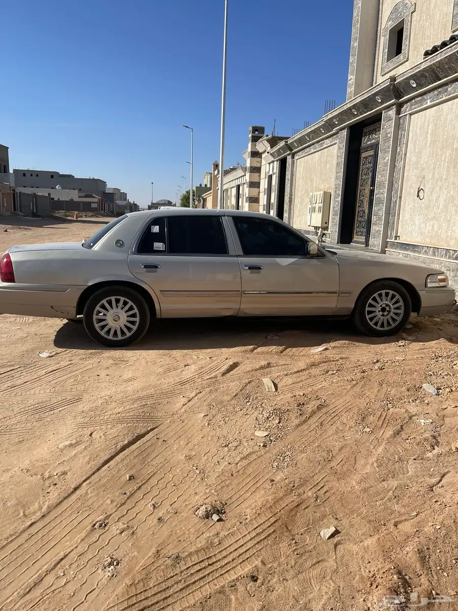 فورد ماركيز 2010 3
