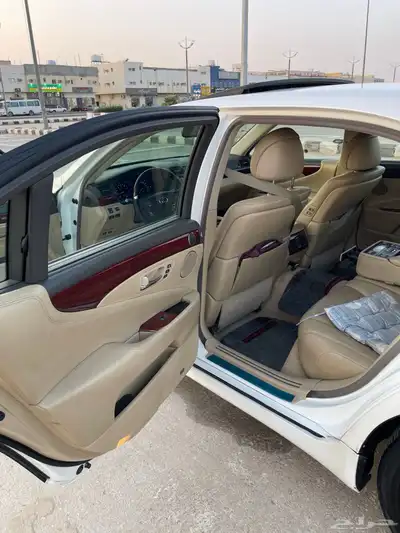 لكزس LS460 20