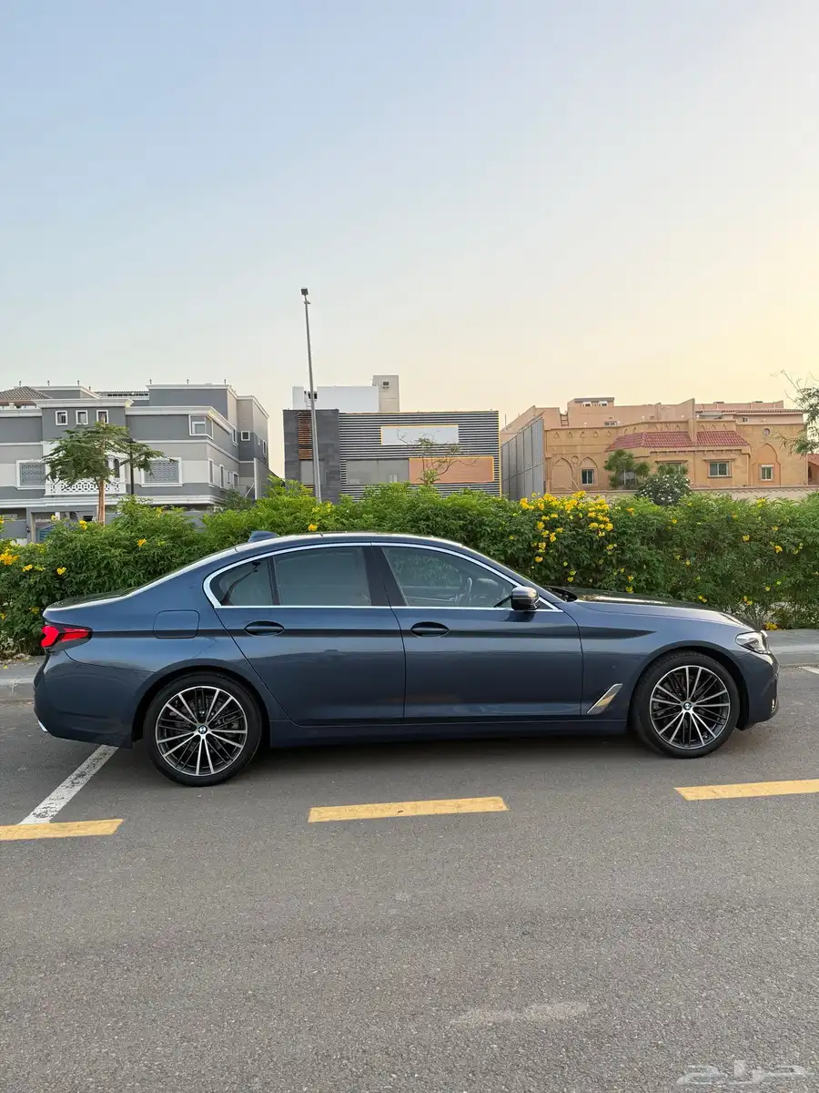 bmw520i فل كامل 2023 وكالة عداد (46000) البيع (145000) index