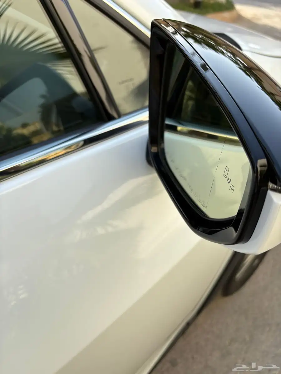 لكزس جديد 2023 UX 200 F SPORT 19