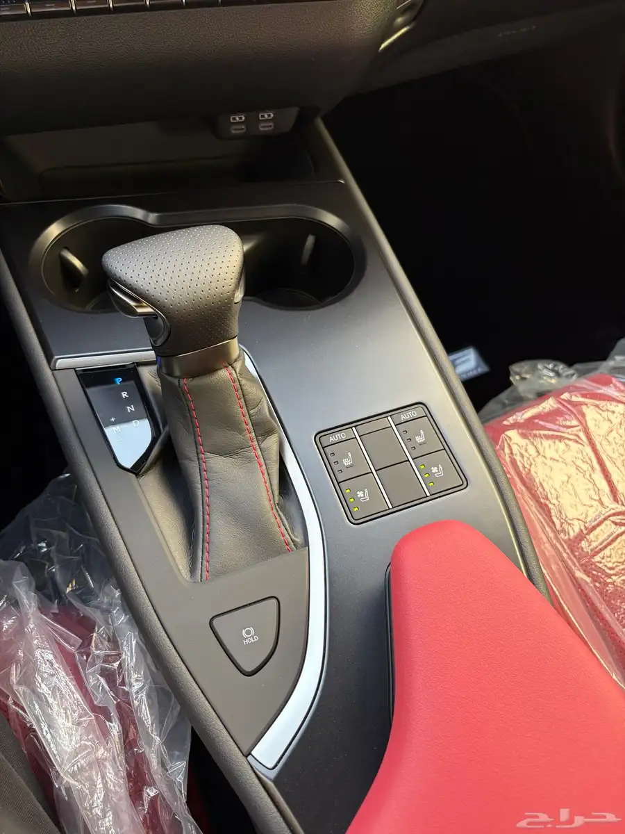 لكزس جديد 2023 UX 200 F SPORT 17