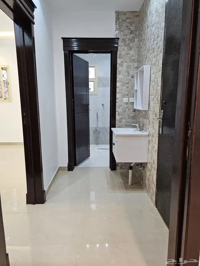 للايجار شقة عوائل مع السطح بحي العوالي بمدينة الرياض 7