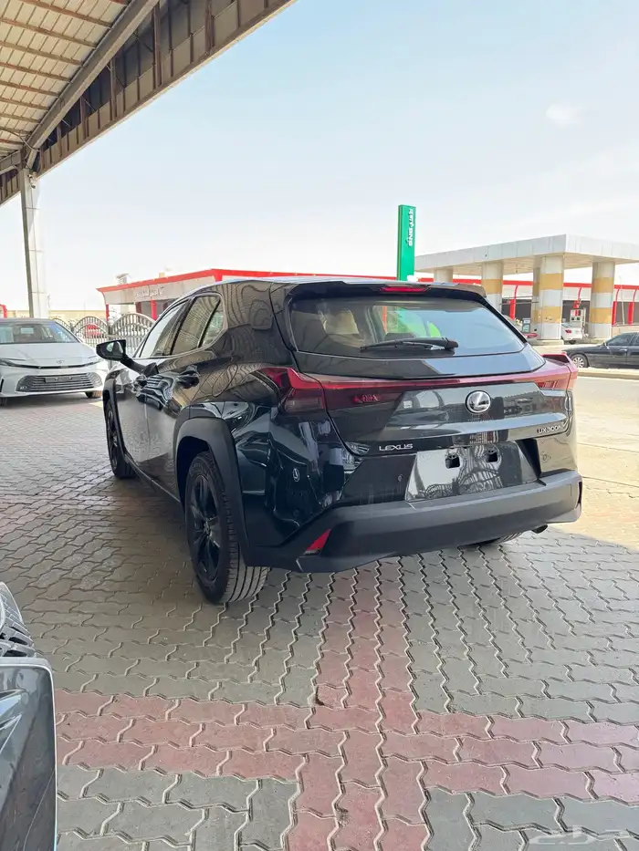 لكزس UX300h فئة AH هايبرد 2025 3