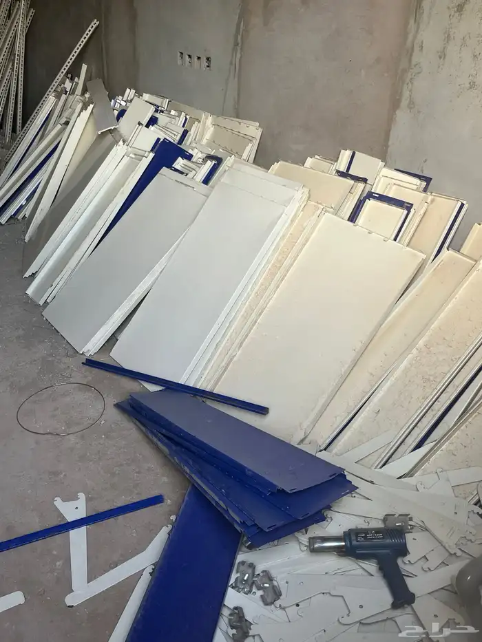 رفوف شبه جديده 0