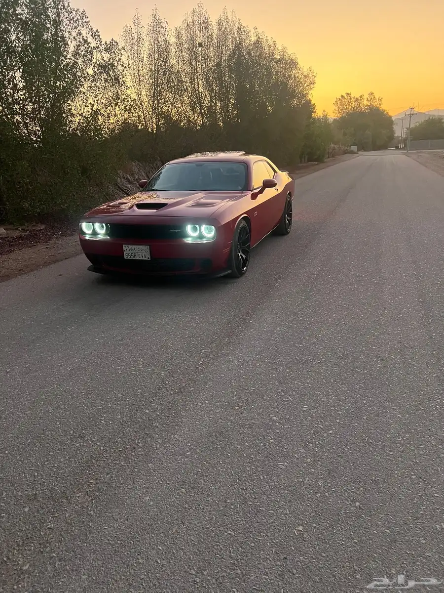 دودج تشالنجر srt 6.4 8