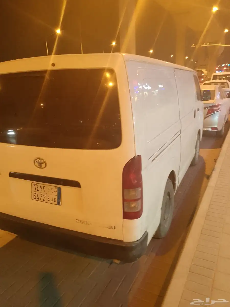 باص تويوتا ديزل بضاعة للايجار الشهري 2