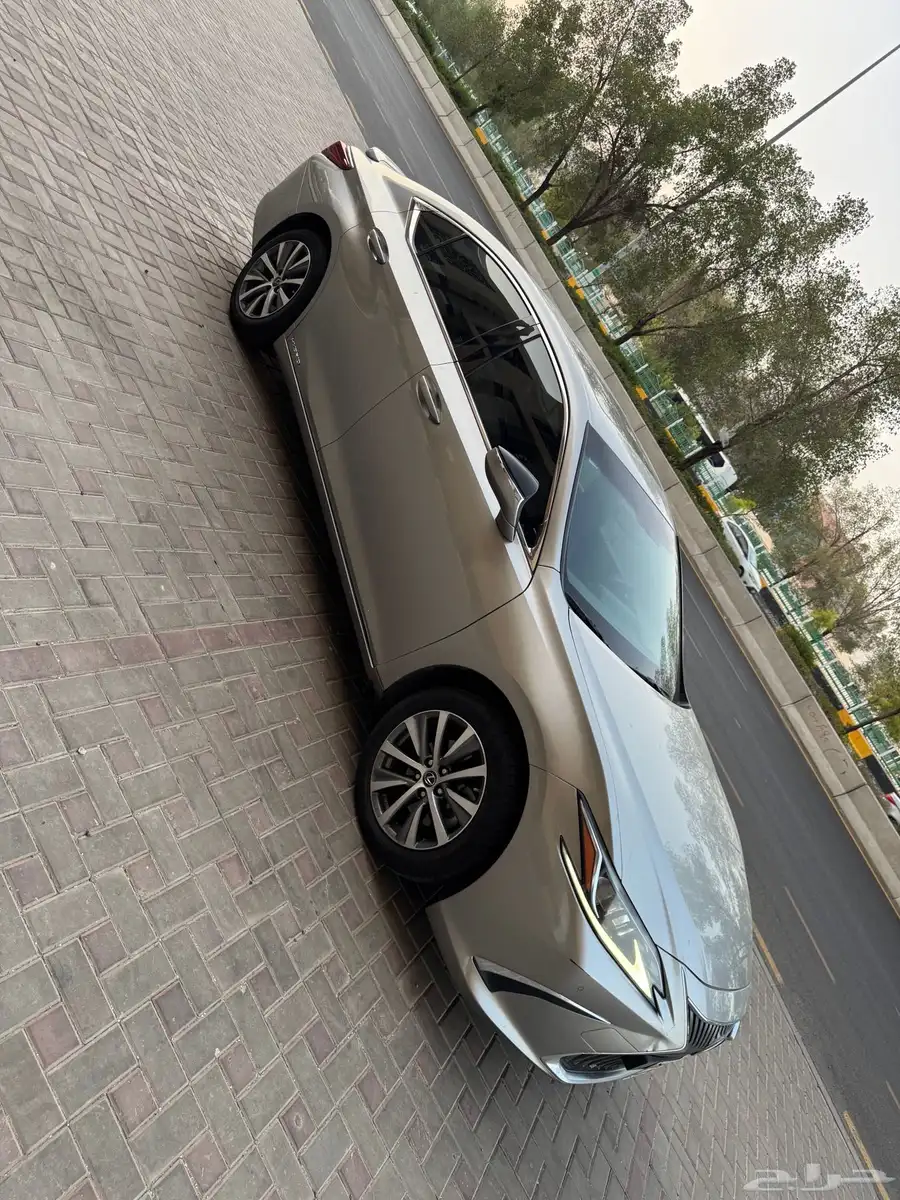لكزس ES300h موديل 2019 هايبرد index