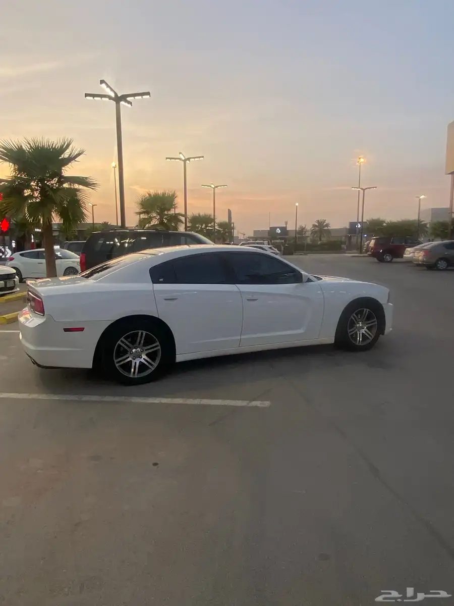 دوج شارجر 6 سلندر 3